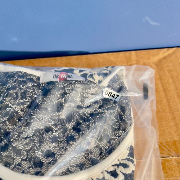 Urvana Blouse White Floral Embroidery Over Black Lace Scalloped Hem Cuffs - Picture 10 of 10